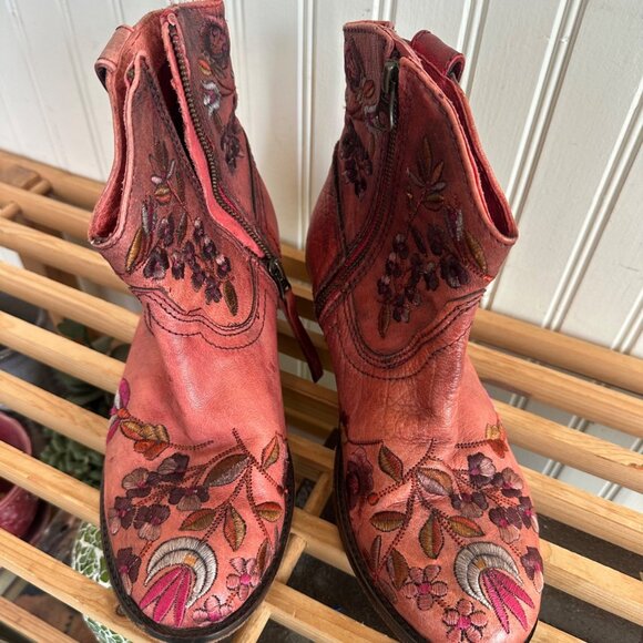 Vintage Red Leather Floral Embroidered Ankle Boots With Side Zipper & Distressed - Picture 6 of 8